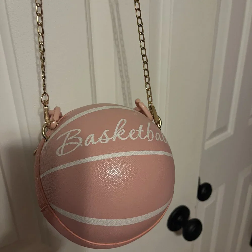 Adorable pink round basketball purse - Picture 3 of 10
